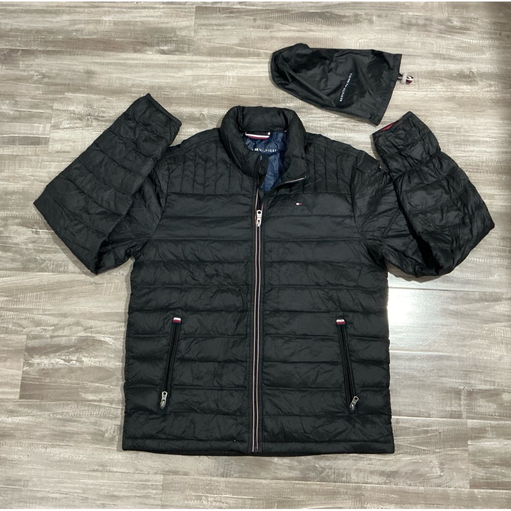 ! NEW VINTAGE ! Tommy Hilfiger Mens Medium Puffer Jacket With Matching Bag
